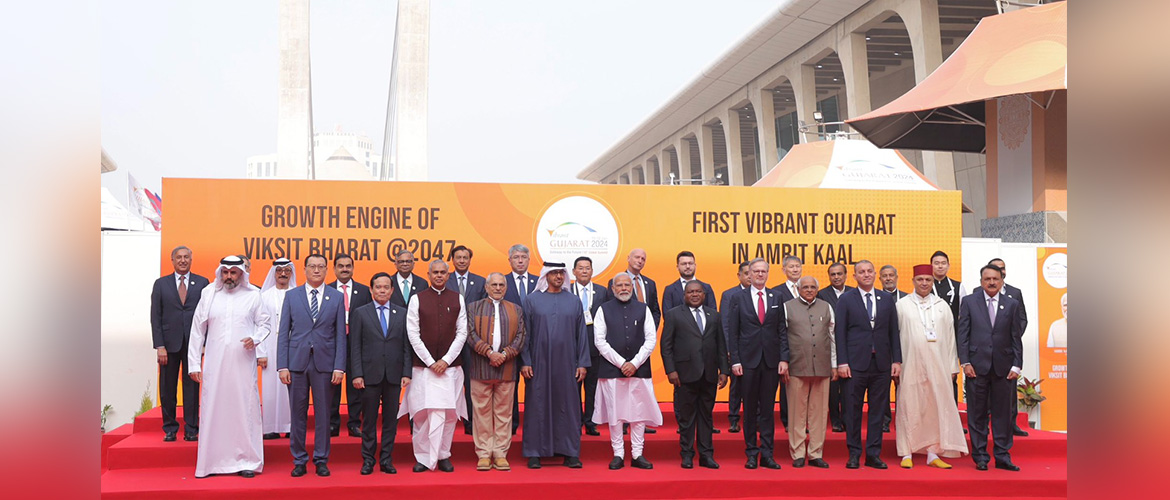  <p style="fcolor: #fff;  font-size: 15px; margin-bottom: -21px;"><b> Prime Minister H.E Shri Narendra Modi with visiting Heads of State/Government  and other participating dignitaries at the 10th Vibrant Gujarat Global Summit </b></p>